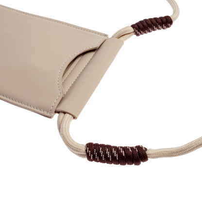 Bolso móvil crudo detalle