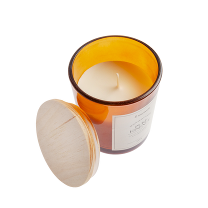 Vela con tapa de madera Pure Essence detalle